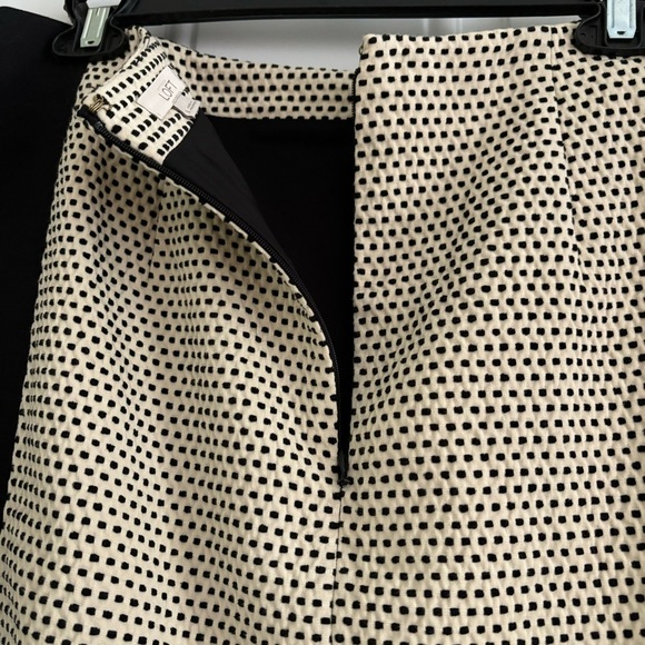 ❤️2/$15 or 3/$21❤️ Loft Black/Ivory Color Block Panel Skirt, Size 8 - Picture 6 of 10